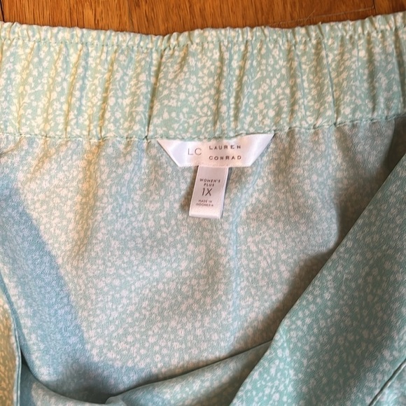 Gorgeous Lauren Conrad Mint Floral Side Zip Stretch Back Flowy Midi Skirt 1X - Picture 4 of 6